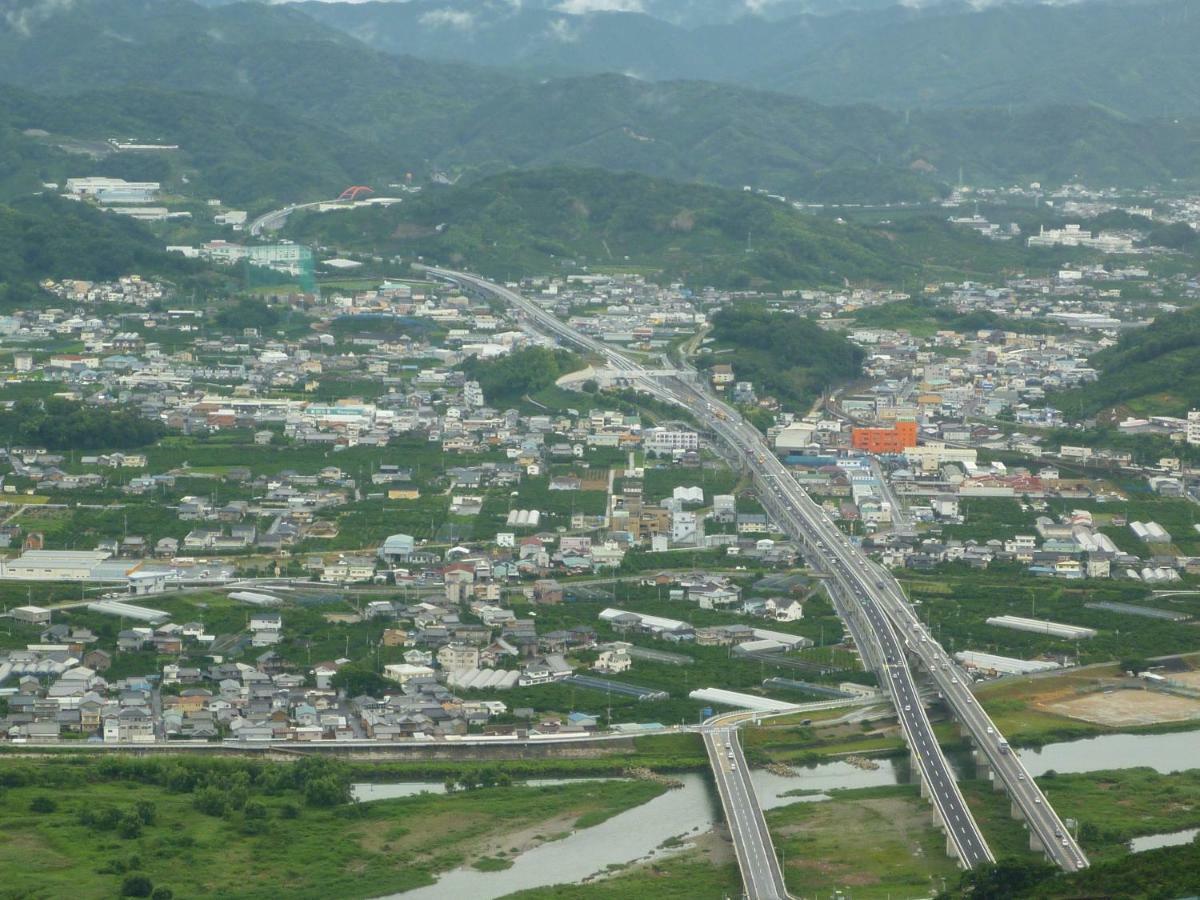 Business Hotel Top Inn Kagurano Wakayama Esterno foto